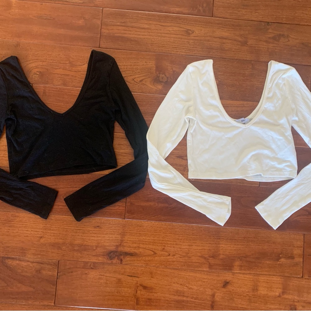 Adika Black & Ivory Long Sleeve Crop 2 Top Lot Size M Ribbed V Neck & Back
